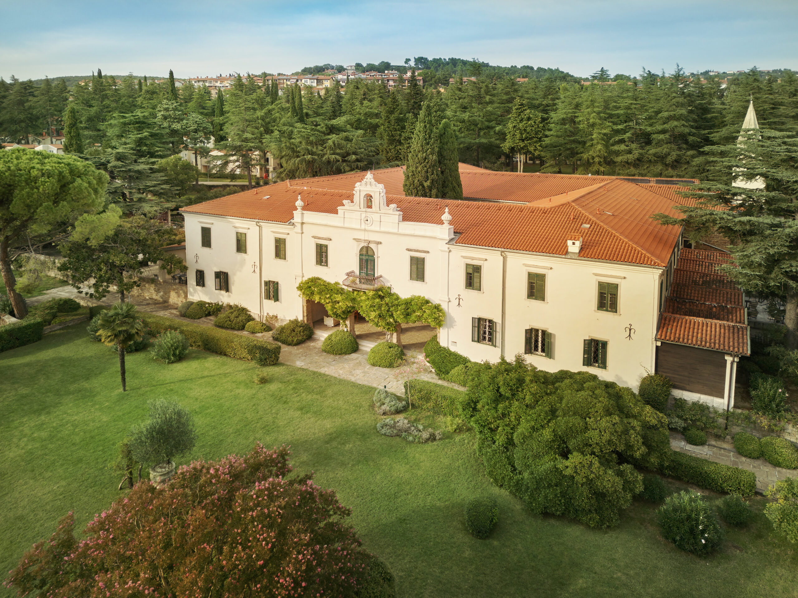 /app/uploads/2024/10/AdriaAnkaran_Dron_Convent_DJI_0120-scaled.jpg