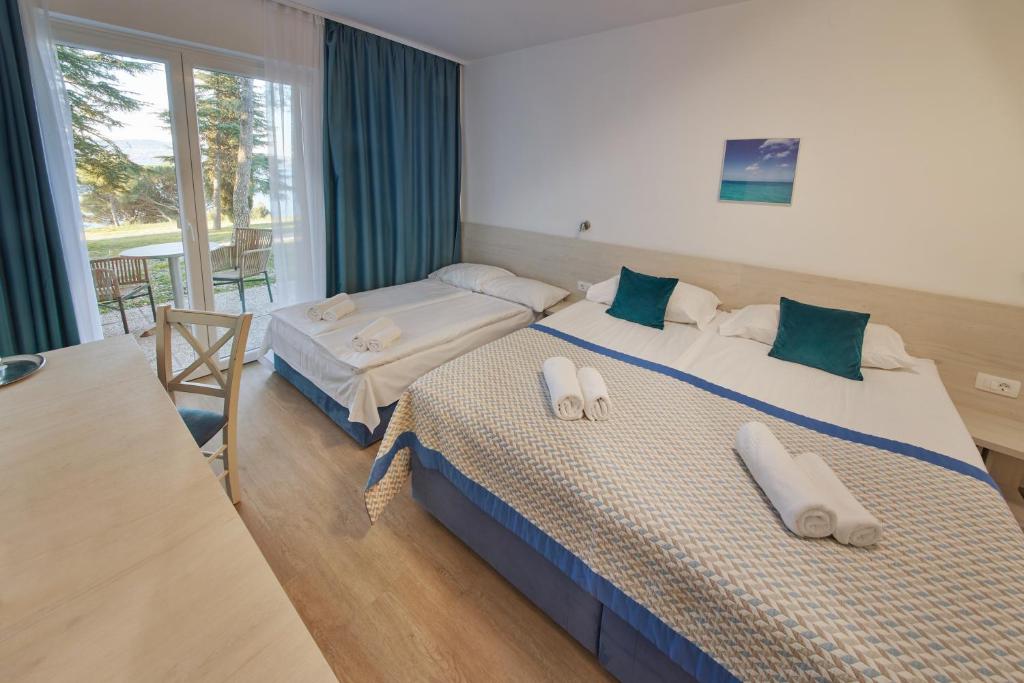 vila-balkon-dvoposteljna-3-osebe