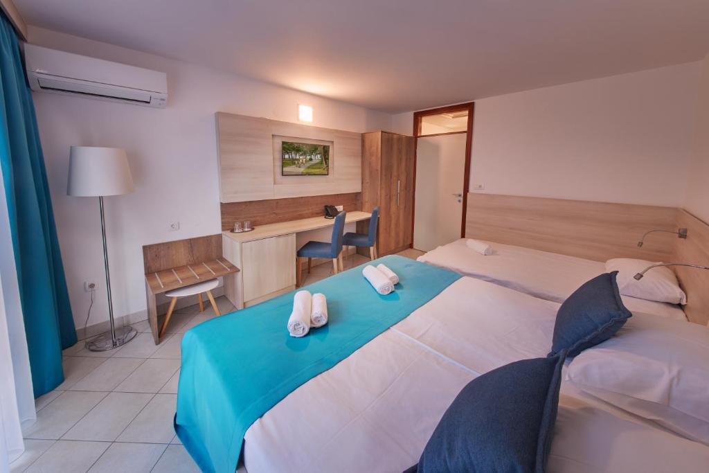 villas-double-extrabed